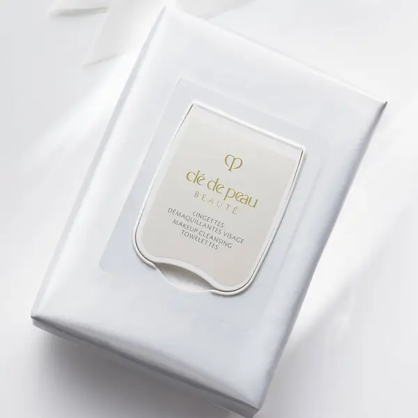 Clé De Peau Beauté Makeup Cleansing Towelettes 5 Clé De Peau Beauté Makeup Cleansing Towelettes - Image 3